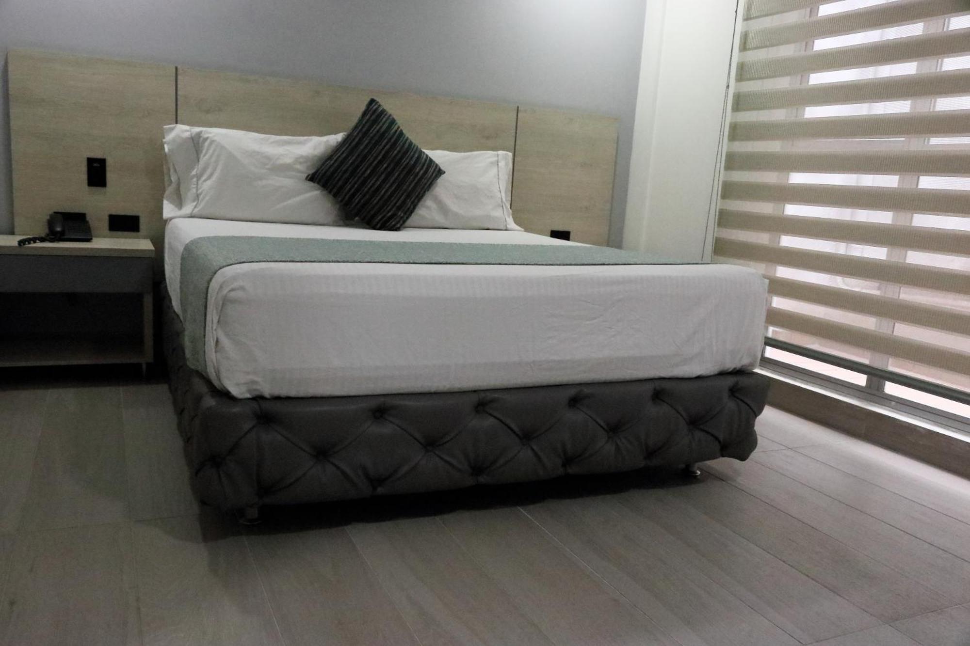 Hotel Loup Medellin Bagian luar foto