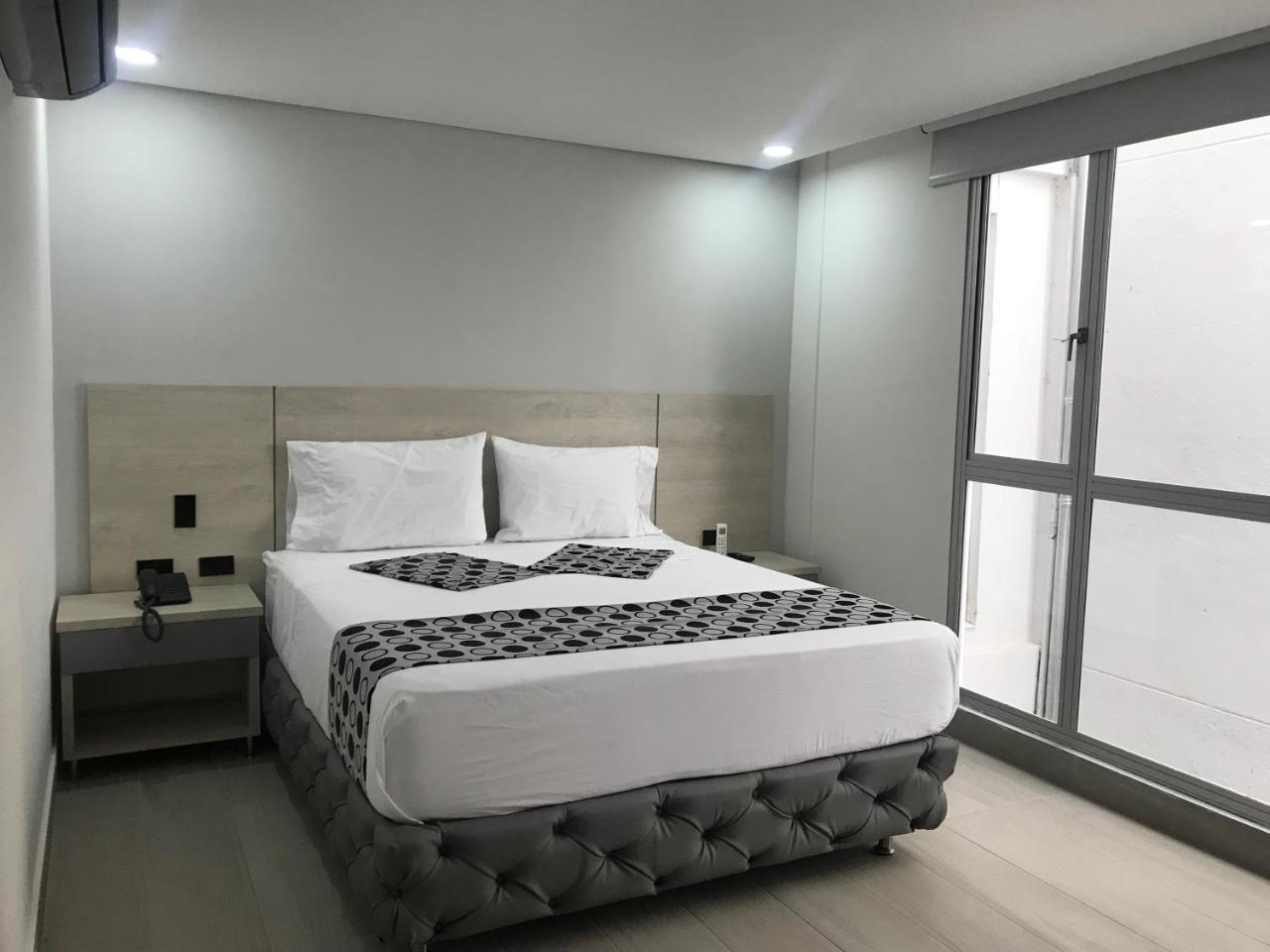 Hotel Loup Medellin Bagian luar foto