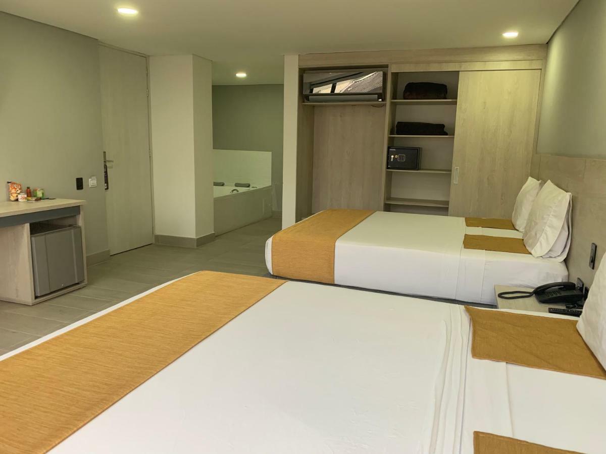 Hotel Loup Medellin Bagian luar foto